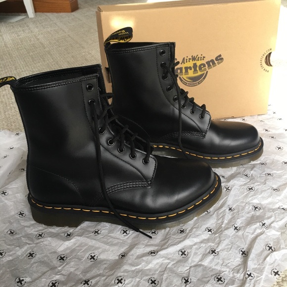 Dr. Martens Shoes - New In Box Dr. Martens Air Wair black smooth size9